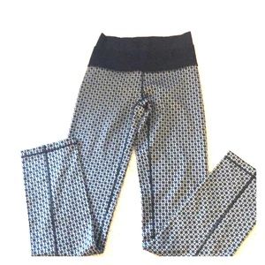 Lululemon full length straight cut pants, size 6